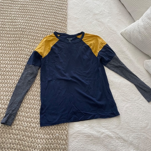 Boys Cat & Jack 5 shirts and pair of pants size L 12/14 - Picture 3 of 14